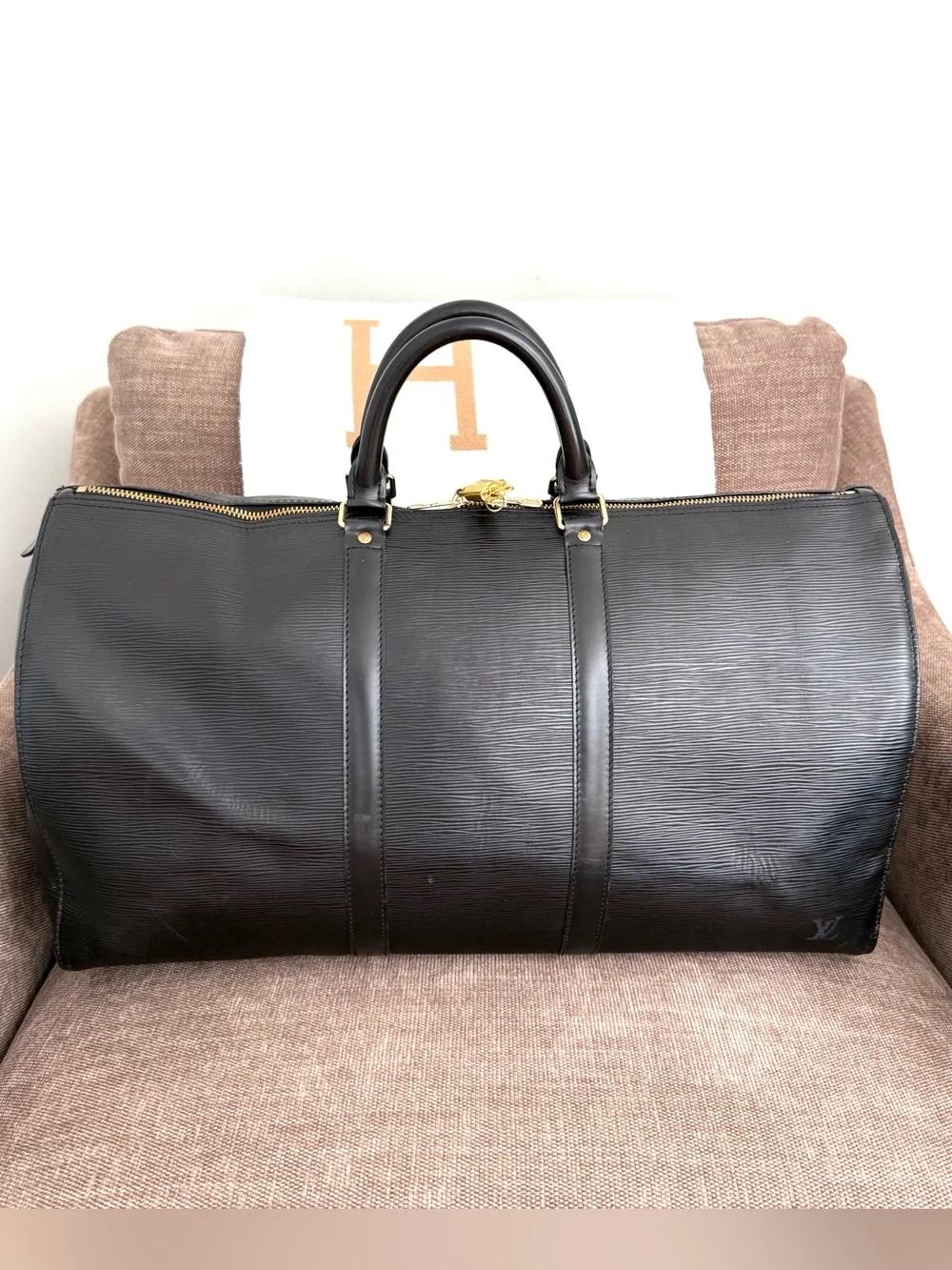 Authentic Louis Vuitton unisex Keepall 50 travel bag black Epi leather M42962